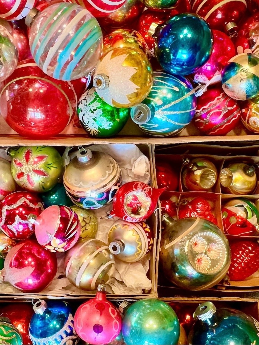 Show tile only for Posh Live Christmas items